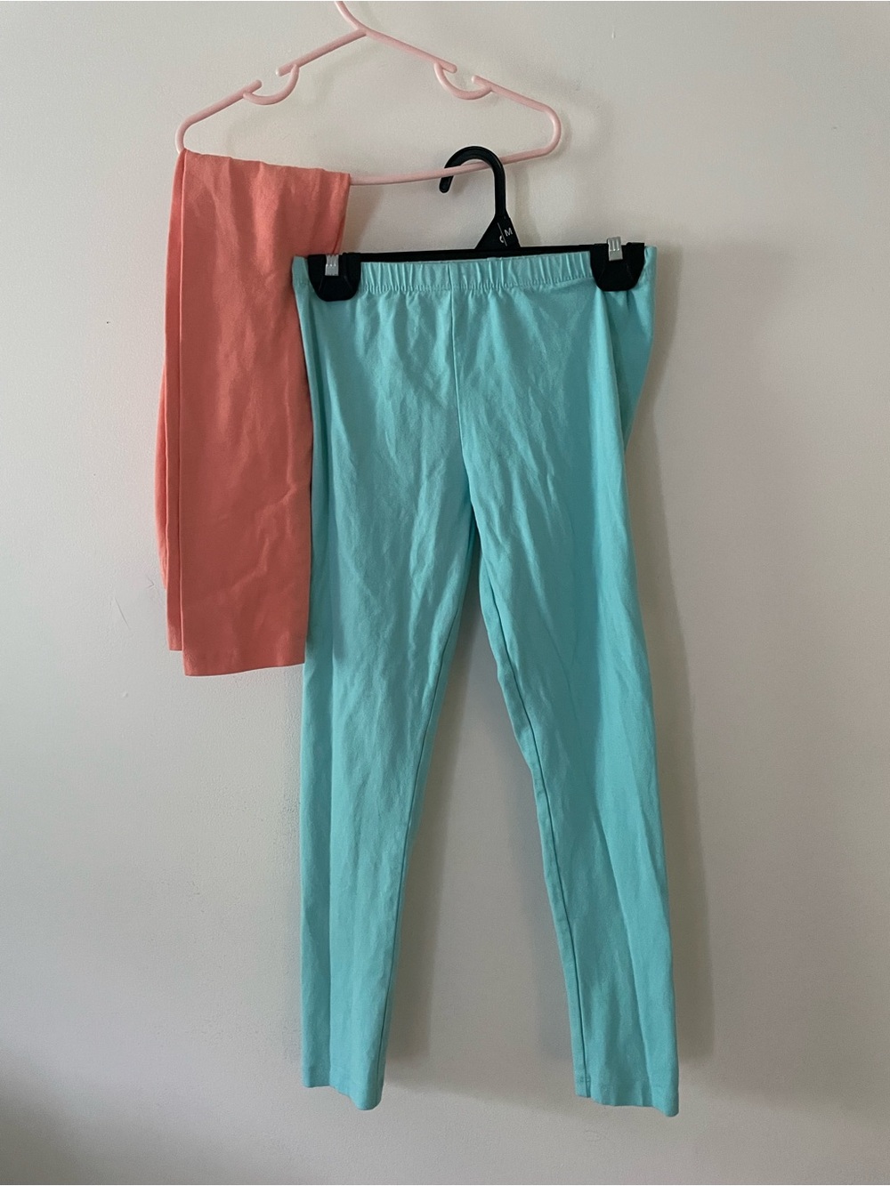 The Children's Place Leggings in Aqua and Coral